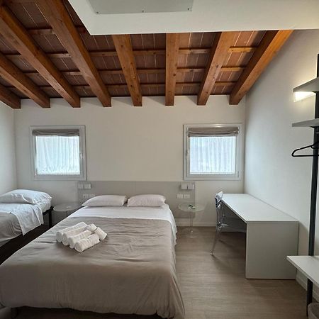 Hotel Villa Mary Santa Maria Di Sala Eksteriør billede