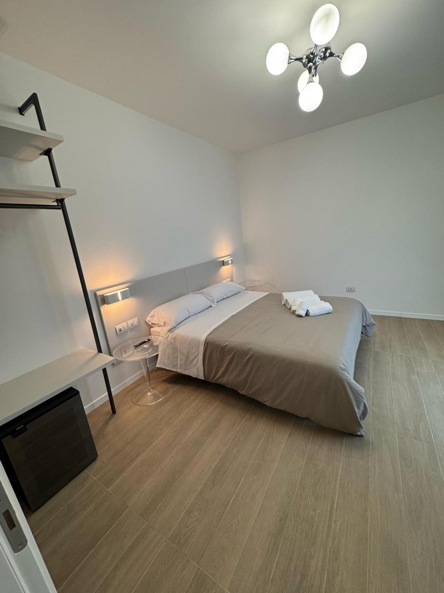 Hotel Villa Mary Santa Maria Di Sala Eksteriør billede