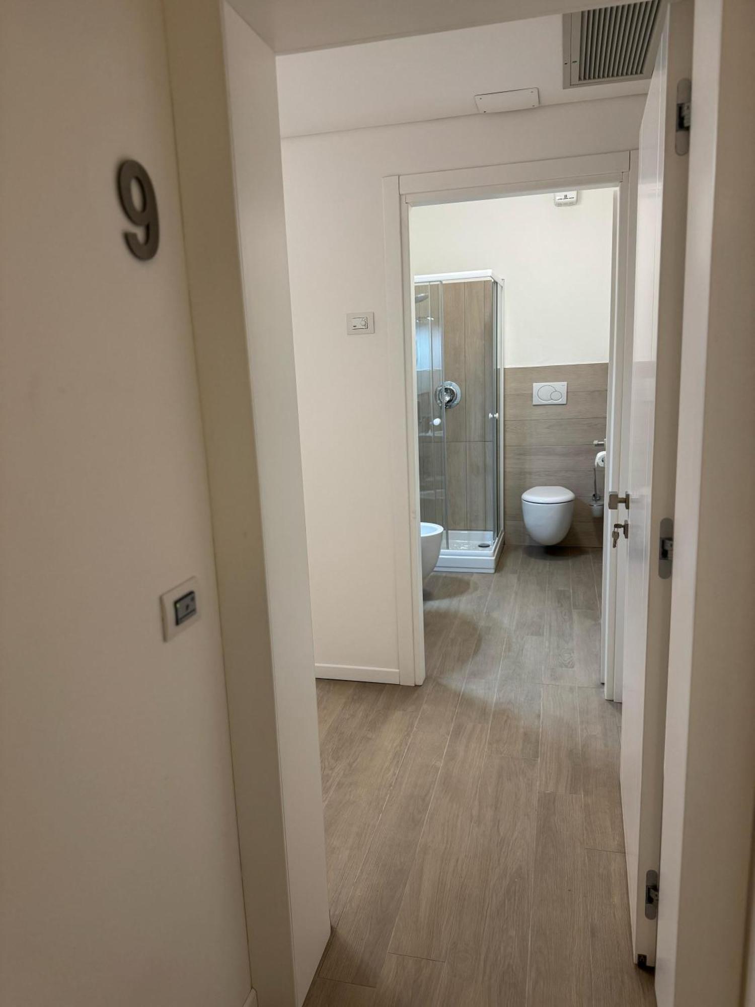 Hotel Villa Mary Santa Maria Di Sala Eksteriør billede