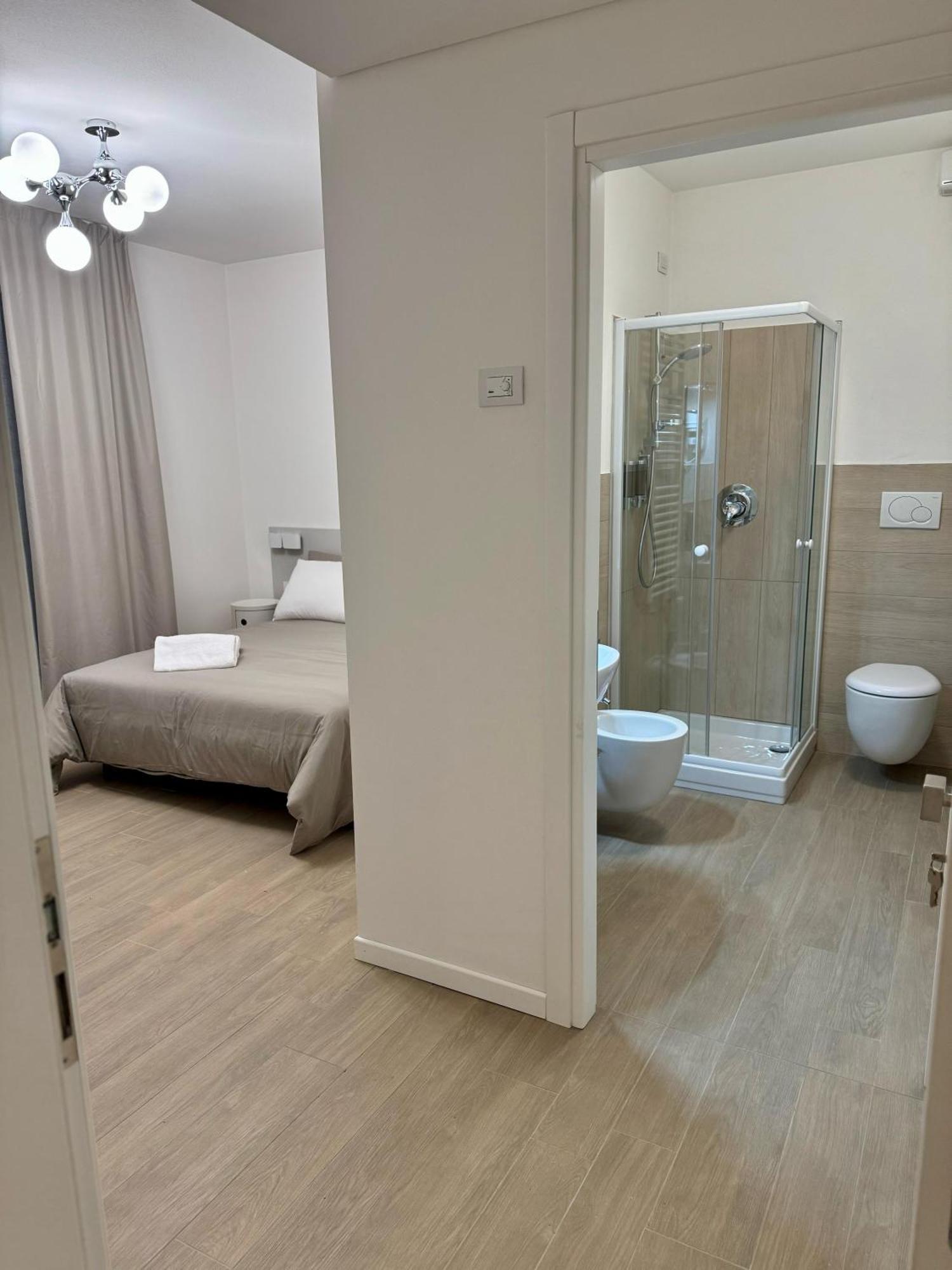 Hotel Villa Mary Santa Maria Di Sala Eksteriør billede