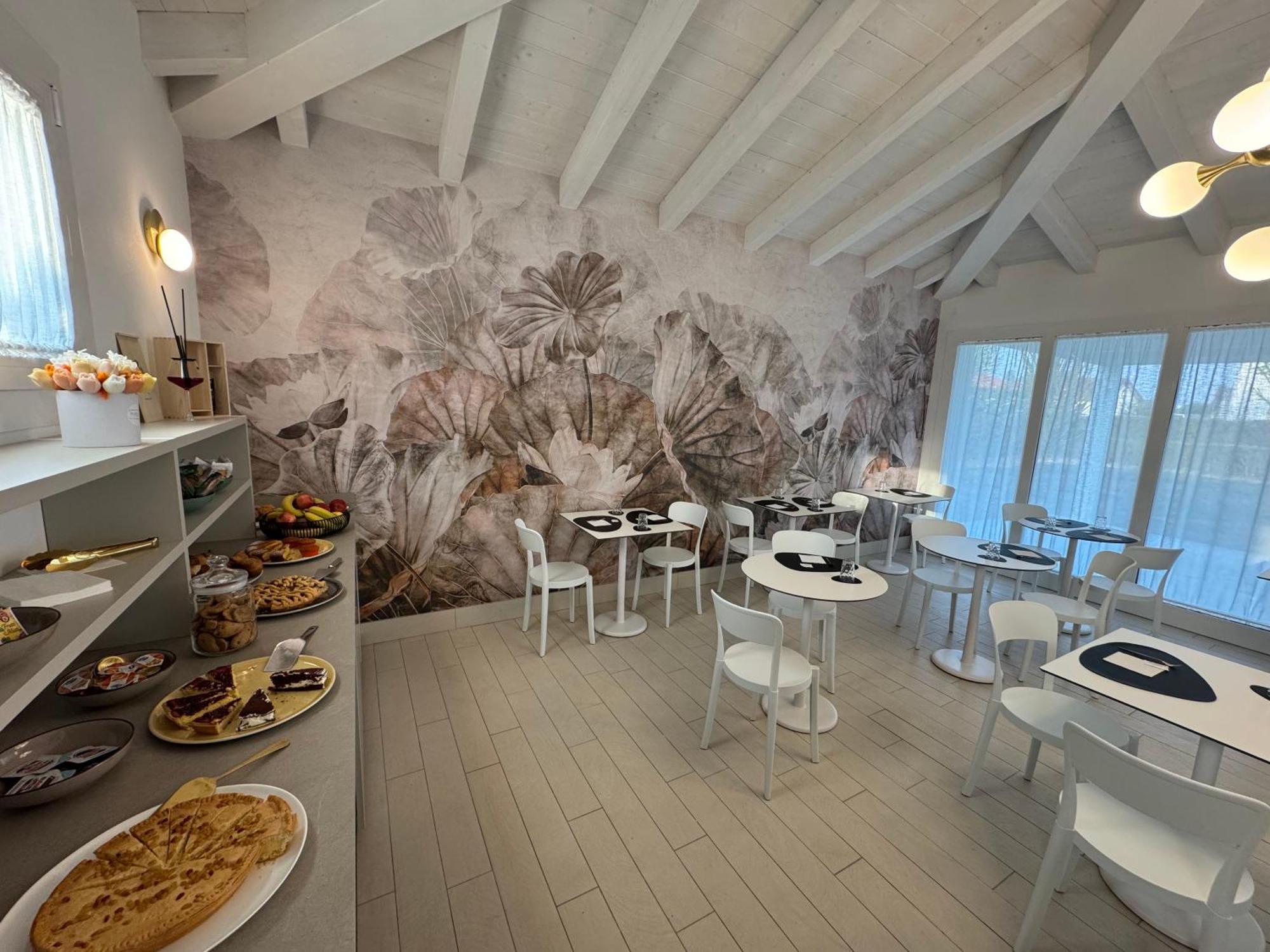 Hotel Villa Mary Santa Maria Di Sala Eksteriør billede