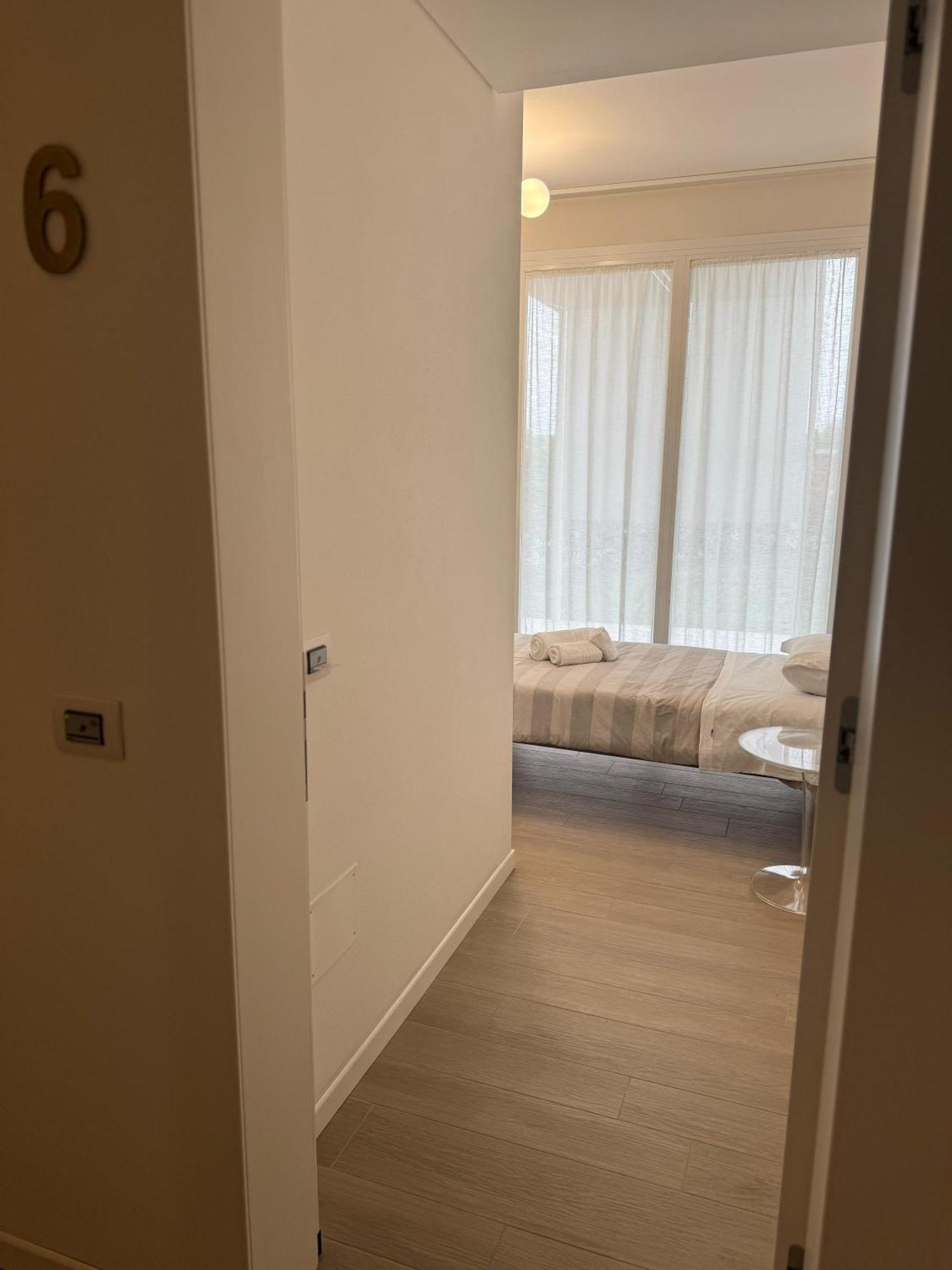 Hotel Villa Mary Santa Maria Di Sala Eksteriør billede