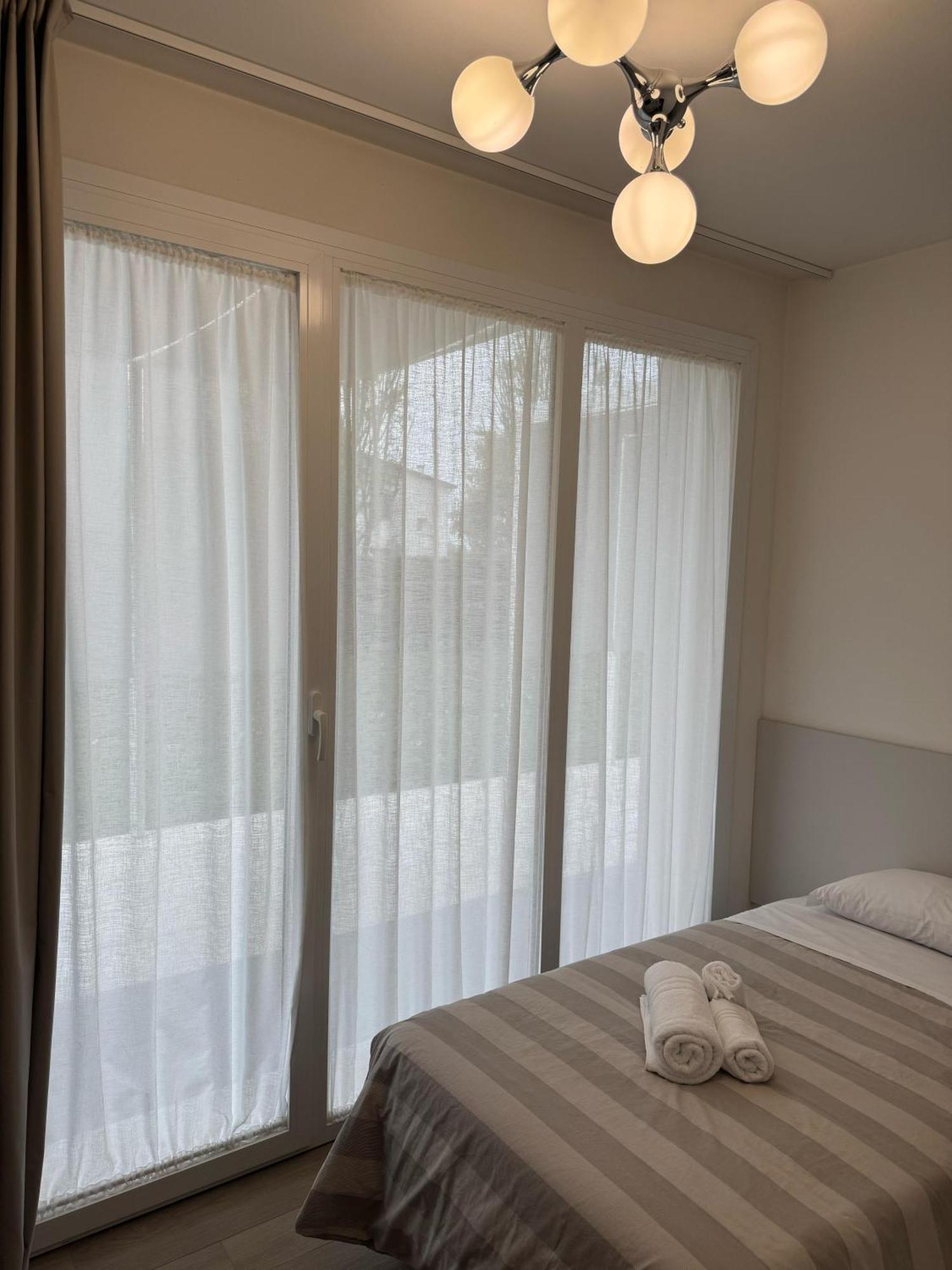 Hotel Villa Mary Santa Maria Di Sala Eksteriør billede