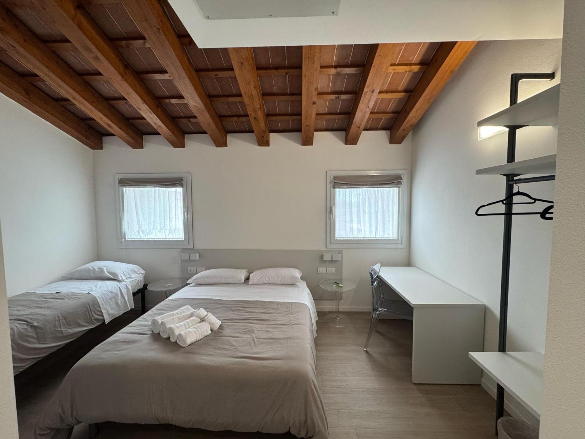 Hotel Villa Mary Santa Maria Di Sala Eksteriør billede