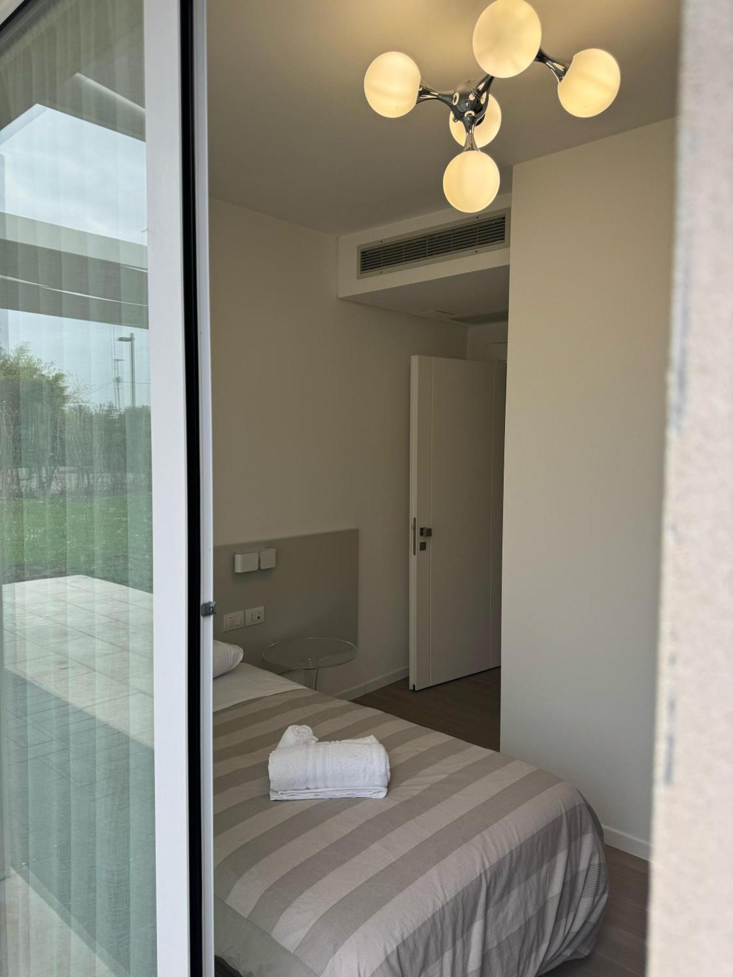 Hotel Villa Mary Santa Maria Di Sala Eksteriør billede