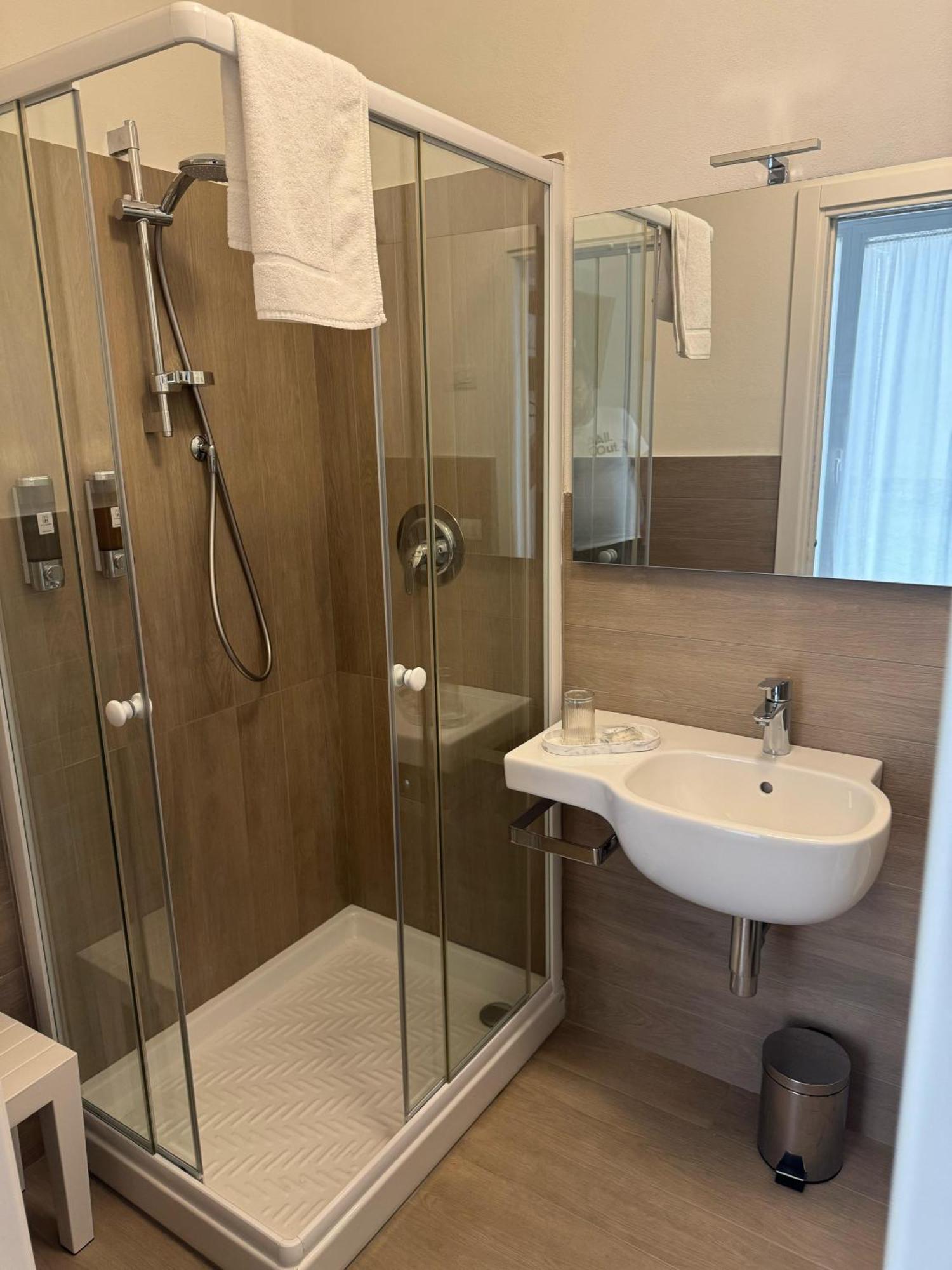 Hotel Villa Mary Santa Maria Di Sala Eksteriør billede